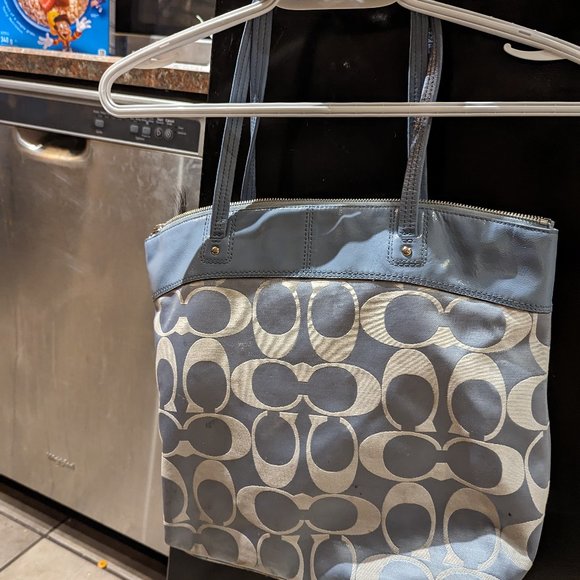 Brand new coach use purse larger. - Picture 1 of 7